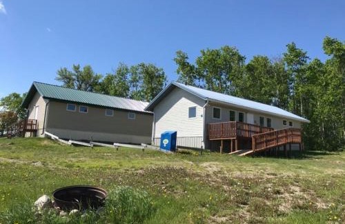 Division No. 16 Hostel | HI Rossburn 9 Finger Ranch