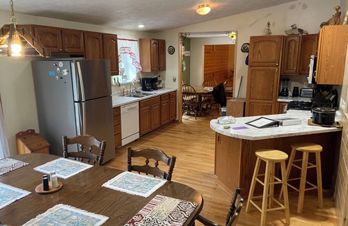 Shingleton House | Hickey Creek Retreat Secluded Log Home - 7 miles from Pictured Rocks Lake shore
