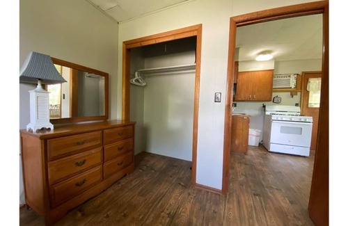 Pittsburg Cabin | Hickory Grove Hideaway - Cabin 1