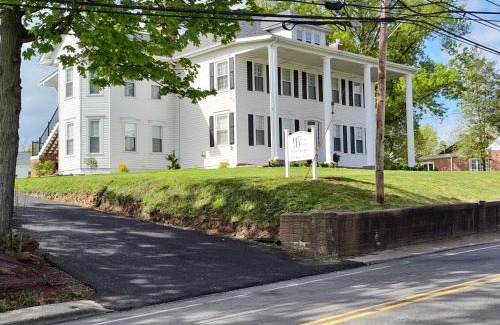 Westland Bed & Breakfast | Hickory House B & B