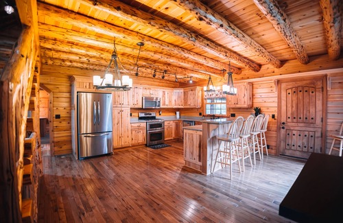 Alliance Cabin | Hickory Lane Farm is all you need for an amazing vacation!