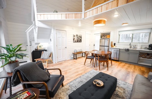 Royal Cabin | Hidden A-Frame w/hot tub-Near Pristine Lake Ouachita and Hot Springs National Pk