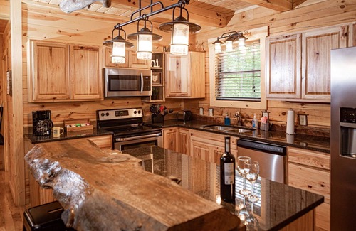 Creola Cabin | Hidden Creek Lodge by The Inn & Spa at Cedar Falls