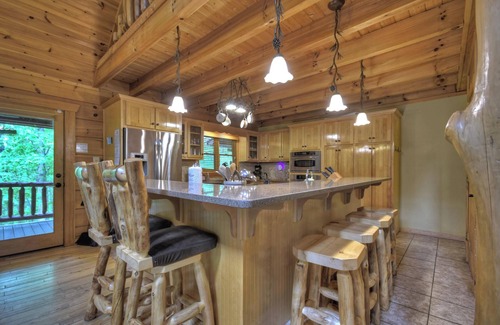 Blanche Manor Ranch Cabin | Hidden Creek | Trail to Creek | Hot Tub | Pool Table