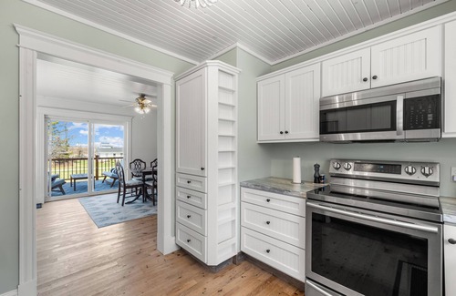 Morell House | Hidden Dunes Coastal Cottage with Beach Access