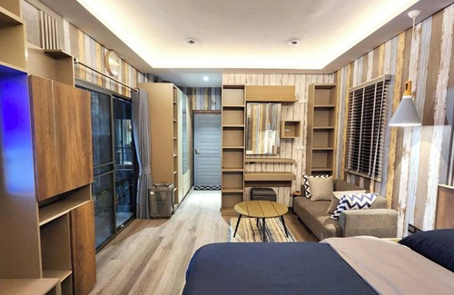 Chatuchak Cabin | Hidden gem in BKK! Treehouse-styled cabin in a lush private aviary-Pet Friendly!