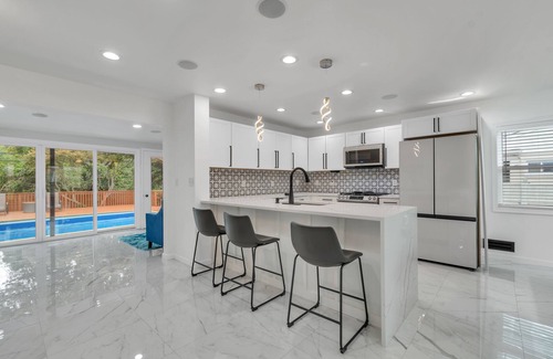 Lochearn House | Hidden gem in quiet neighborhood with pool