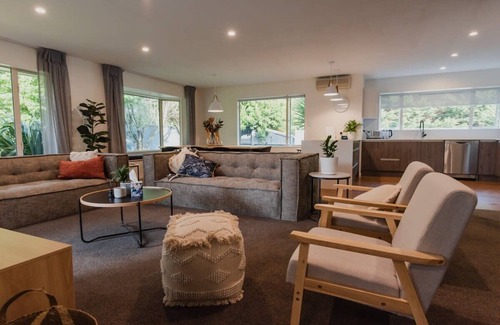 Halswell House | Hidden Gem of Christchurch - Sleeps 13