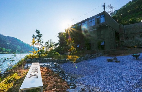 Soc Son House | Hidden gem of Hanoi- container house by the lake