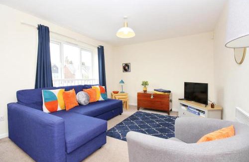 Ollerton Apartment | Hidden Gem of Newark - Sleeps 6