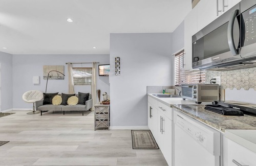 Biscayne Park House | Hidden Gem Tiny house centrally located in nature