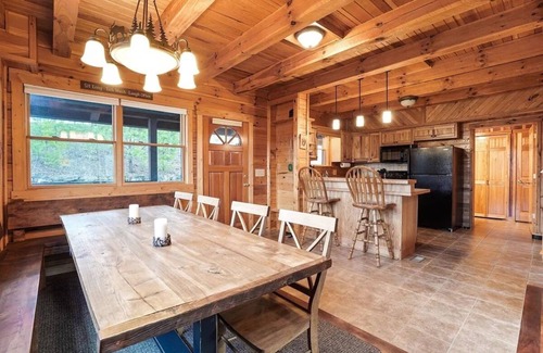 Laurelville Cabin | Hidden Haven Lodge | Custom Log Cabin