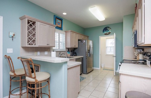 Corpus Christi House | Hidden Island Gem: Pet-Friendly, Private Backyard, Garage & Close to Beach