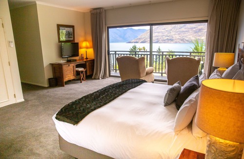 Sunshine Bay Bed & Breakfast | Hidden Lodge Queenstown