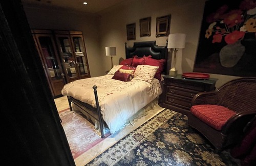 Batesville House | Hidden oasis near Ole Miss! Luxurious pool house, outdoor areas, pet friendly!