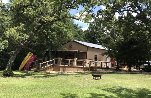 Robertson County House | Hidden Piece of Heaven on Lake Limestone