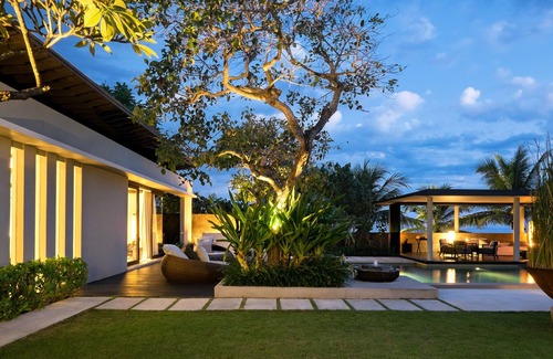 Kelating Villa | Hidden Refuge with Ocean and Volcanic Mountain Views