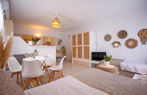 Agios Ioannis Apartment | Hidden Serenity
