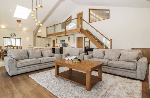 Pilning Cottage | HIDDEN WELL, family friendly, luxury holiday cottage in Aust