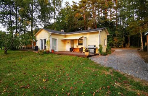 Rannakula House | Hide in the nature – cozy lakeside saunacottage