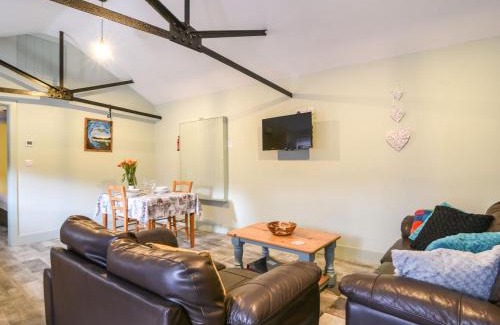 Raymonds Hill House | Hideaway at Coomb Bank Farm
