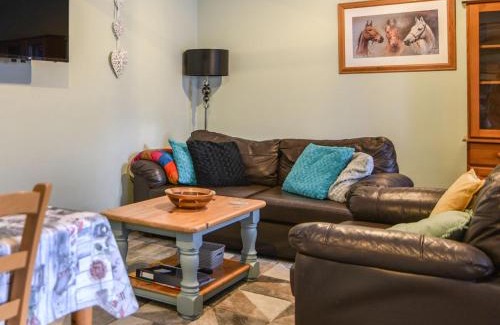 Raymonds Hill House | Hideaway at Coomb Bank Farm