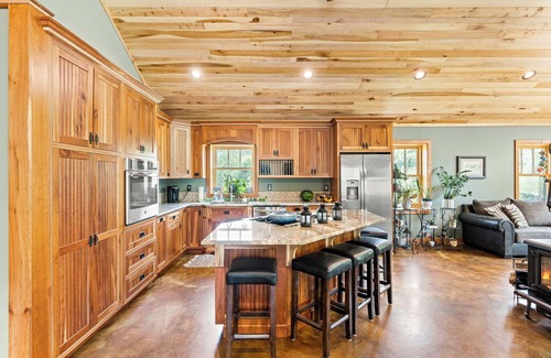 Montoursville Other | Hideaway Farmhouse Suite on Signal Hill with Hot Tub