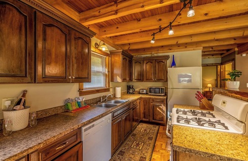 Mountain Base House | Hideout near Snowshoe, WV