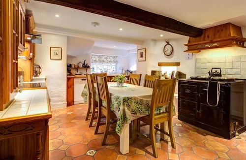 Windermere Cottage | HIGH CLEABARROW, pet friendly, with open fire in Windermere
