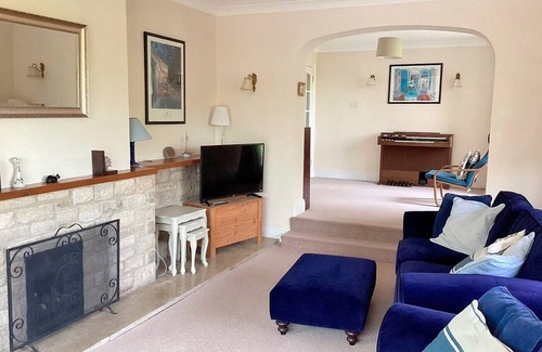 Lyme Regis House | HIGH CLIFF ORCHARD, family friendly, with a garden in Lyme Regis