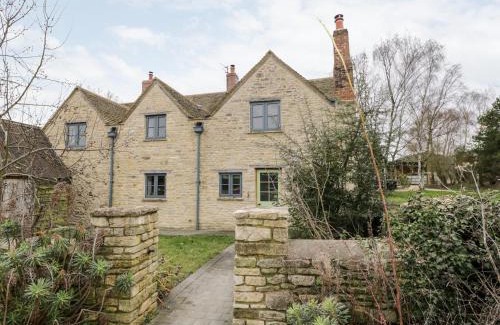 Witney House | High Cogges Farm Holiday Cottages