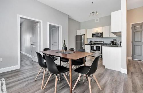 Sunnyside House | High-end condo downtown Kingston near RMC Queens