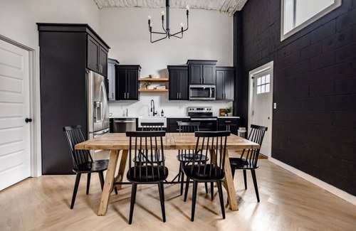 Mountain Home Apartment | High-end luxurious loft within walking distance to downtown!