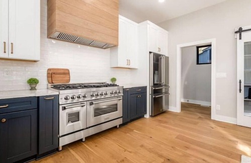 Italian Village House | High End New Build, Rooftop Hot Tub, City Views!