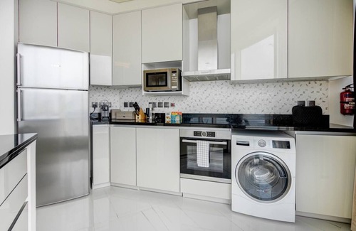 Dubai Media City Apartment | High-Floor 2BR Apartment with Stunning City Views at Avani+Palm View Dubai