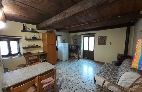 Orbregno House | HIGH MONFERRATO STYLE HOUSE IN STONE AMONG THE VINEYARDS