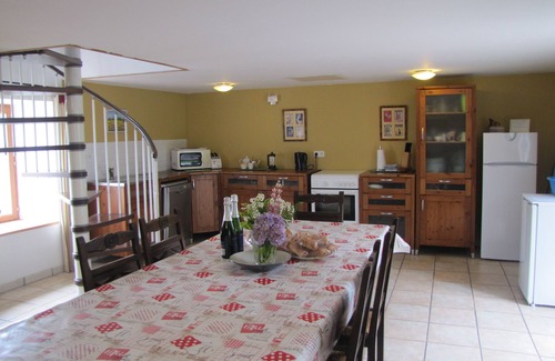 Gomene Cottage | High quality gite complex for up to 13 people.Spacious communal room Pool & WIFI