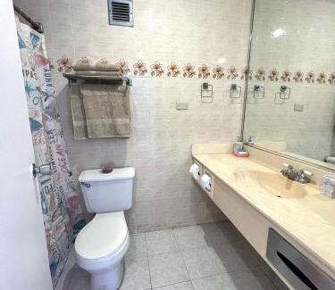 Isla Grande Apartment | High-rise barbie Condo W Scenic Viewsnear All