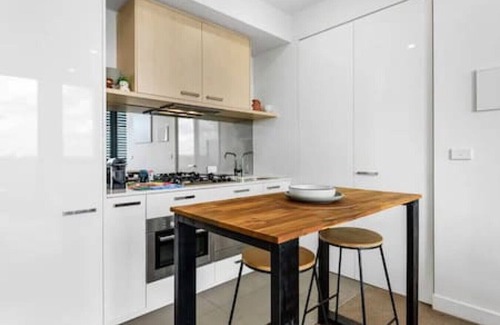 Northcote Apartment | High st delight, With City Views