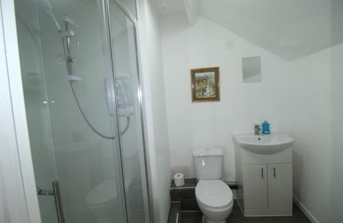 Thurnscoe House | High Street House Thurnscoe by Smart Corporate Stays