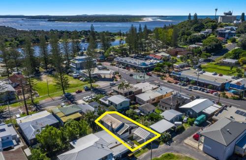 Yamba House | High Three - Downtown Beach House