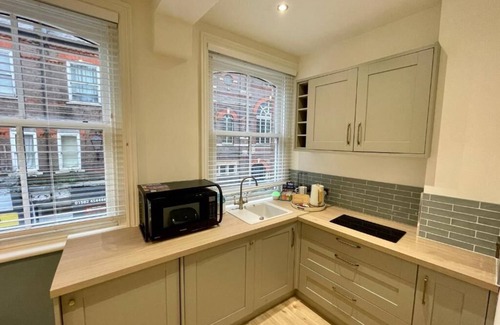 Luton Apartment | High Town Apartments | Just steps from Luton train station