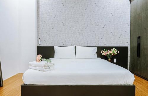 Phuong 6 Apartment | HighClass Suites - Walk-To-Independence Palace, SaiGon's Heart