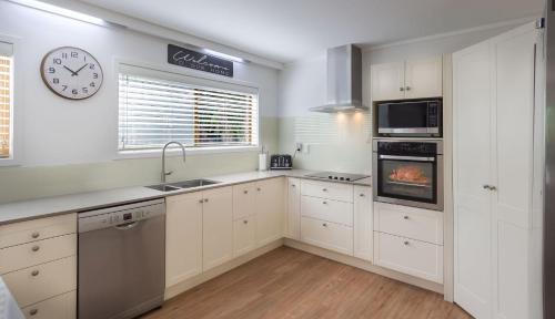 Lynmore House | Highfield on High - 50m to the Redwoods Forest with Spa Pool