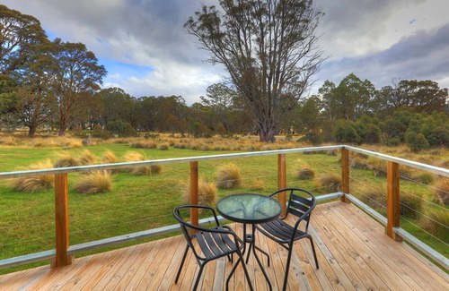 Bronte Park Hotel | Highland Cabins and Cottages