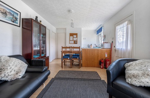 Contin Ski Chalet | Highland Chalet Retreat with river views