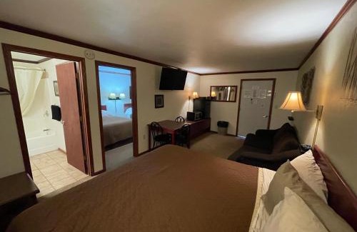 Fairmont Hotel | Highland Court Motel