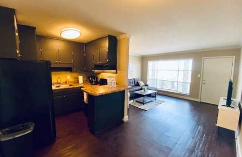Crestline Heights Apartment | Highland Golf & Tennis Club 1st floor Flat