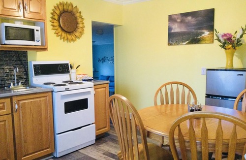 Pleasant Bay Bed & Breakfast | Highland Sunrise Suite Private Hot Tub Cabot Trail ,Pleasant Bay,N.S.