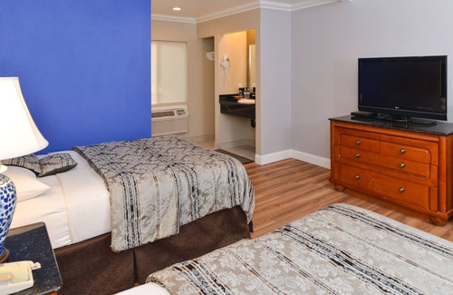 Dimond Hotel | Highlander Motel